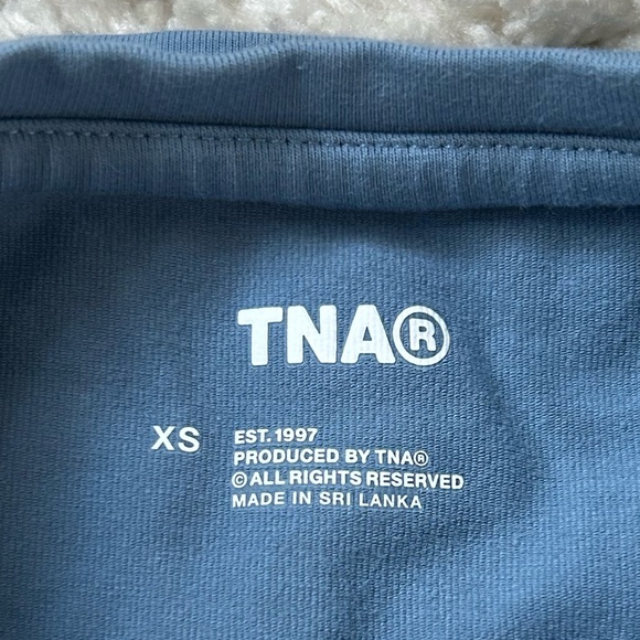Aritzia TNA Hold-It Ortiz Cropped T-Shirt — Stratus Blue - Picture 5 of 12